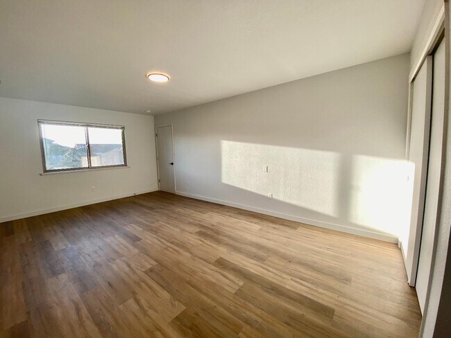 Foto del edificio - 3051 Hazel Ave