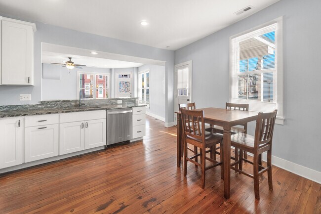 Foto del edificio - 200 W 5th St