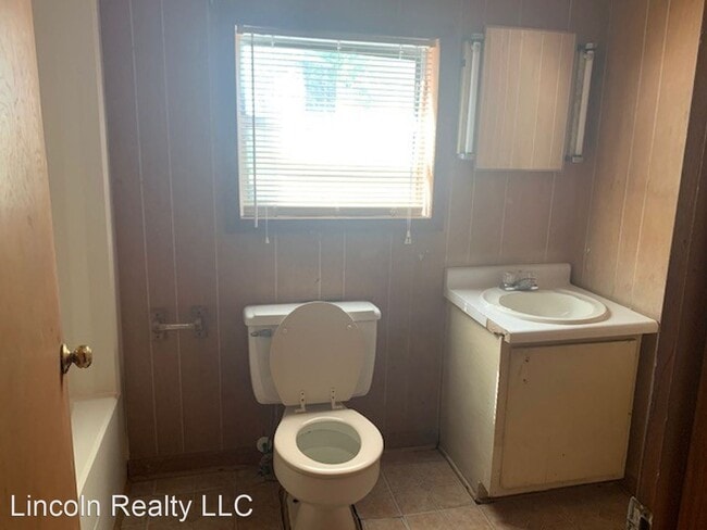 Building Photo - 1 br, 1 bath House - 1406-B River St