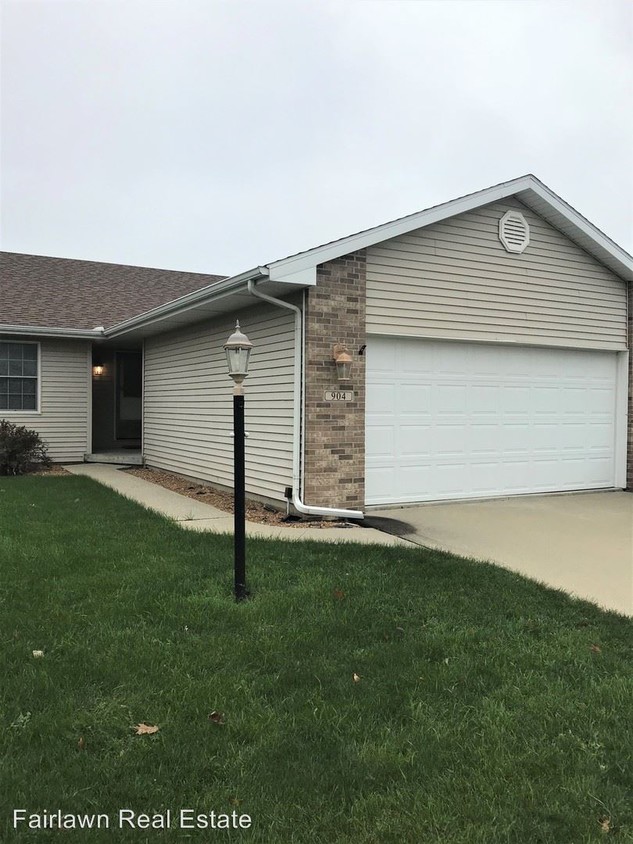Foto principal - 2 br, 2 bath House - 904 Waters Edge Rd.