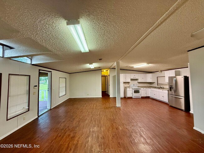 Foto del edificio - 2262 Chaffee Rd S