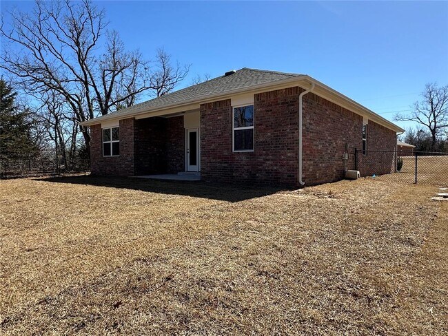 Foto del edificio - 17019 Oak Dr