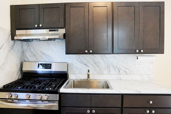 Building Photo - 2876 Randall Ave