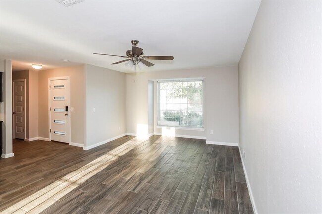 Foto del edificio - 8917 S Hillcrest Dr