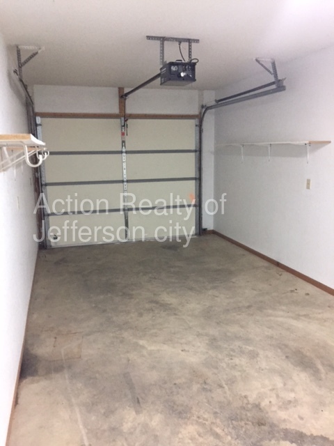Building Photo - 5010 Charm Ridge Dr