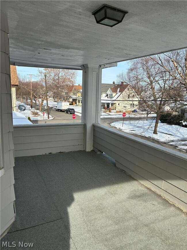 Foto del edificio - 3492 W 100th St