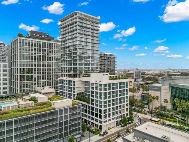 Building Photo - 1000 Water St