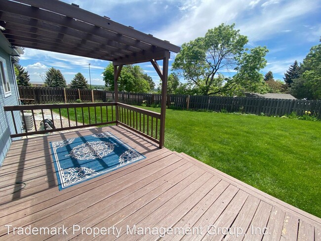 Building Photo - 4 br, 2.5 bath House - 363 Aurora Way