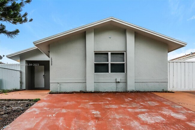 Building Photo - 12000 SW 210th Terrace