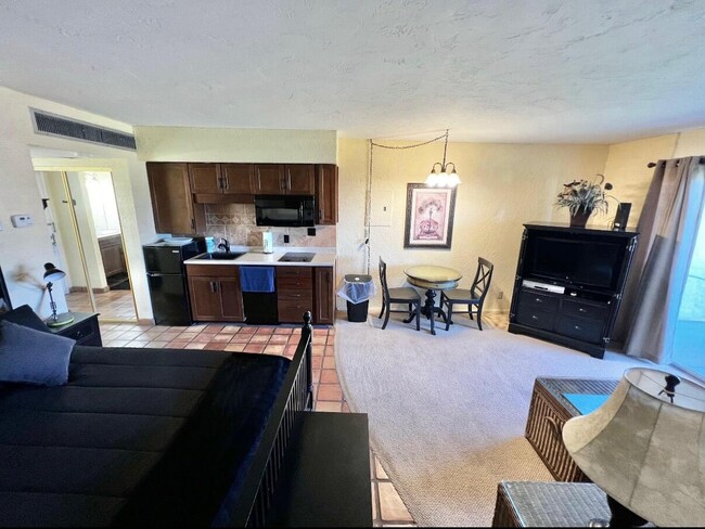 Building Photo - 73850 Fairway Dr