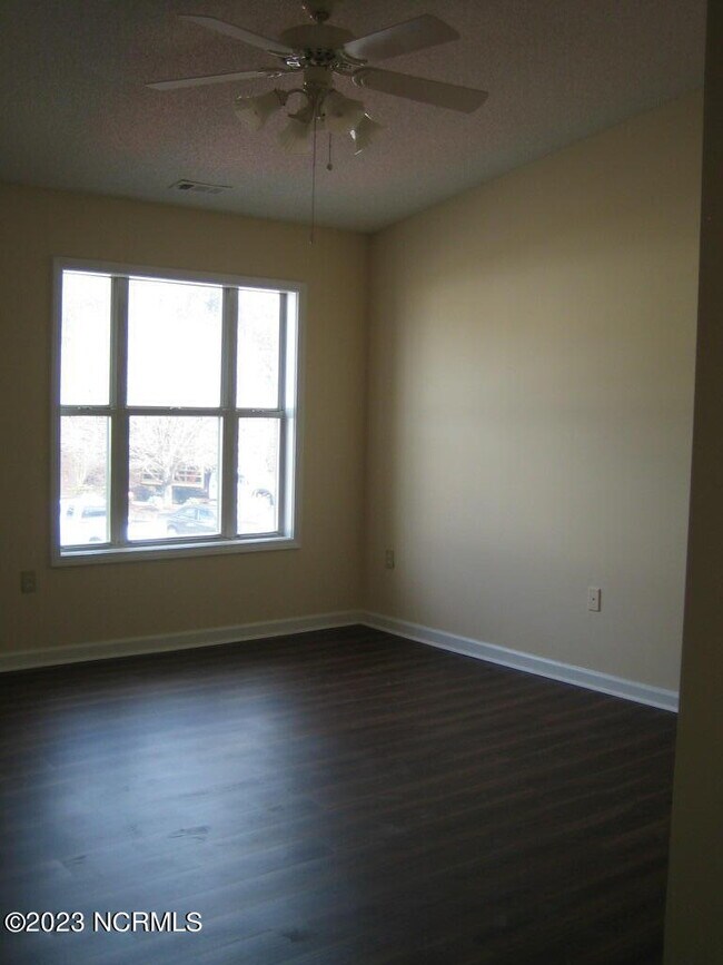 Building Photo - 4114 Breezewood Dr