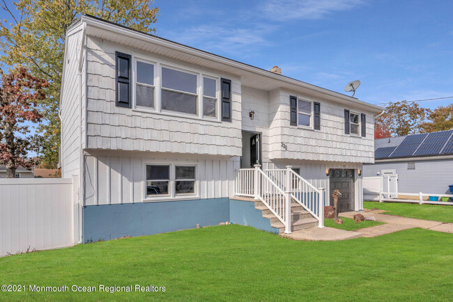 Building Photo - 320 Windward Ave
