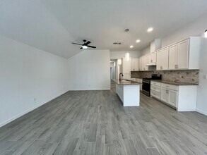 Building Photo - 5706 Howell St
