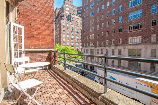 Building Photo - 21 E 62nd St