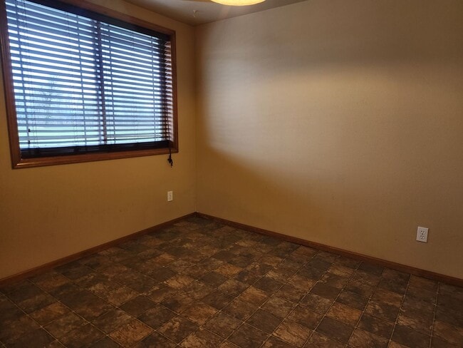 Building Photo - 725 Judson St #202