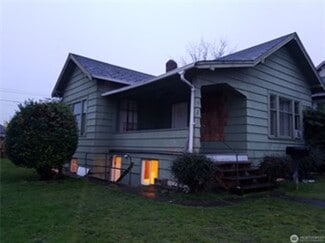 Building Photo - 1027 5th St