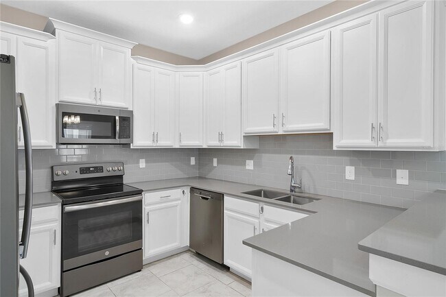 Building Photo - 1075 Quaker Rdg Ln