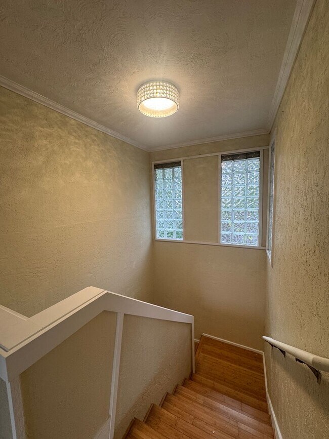 Foto del edificio - 5-Bed, 3-Bath in South Eugene