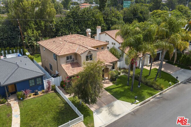 Foto del edificio - 14321 Hortense St