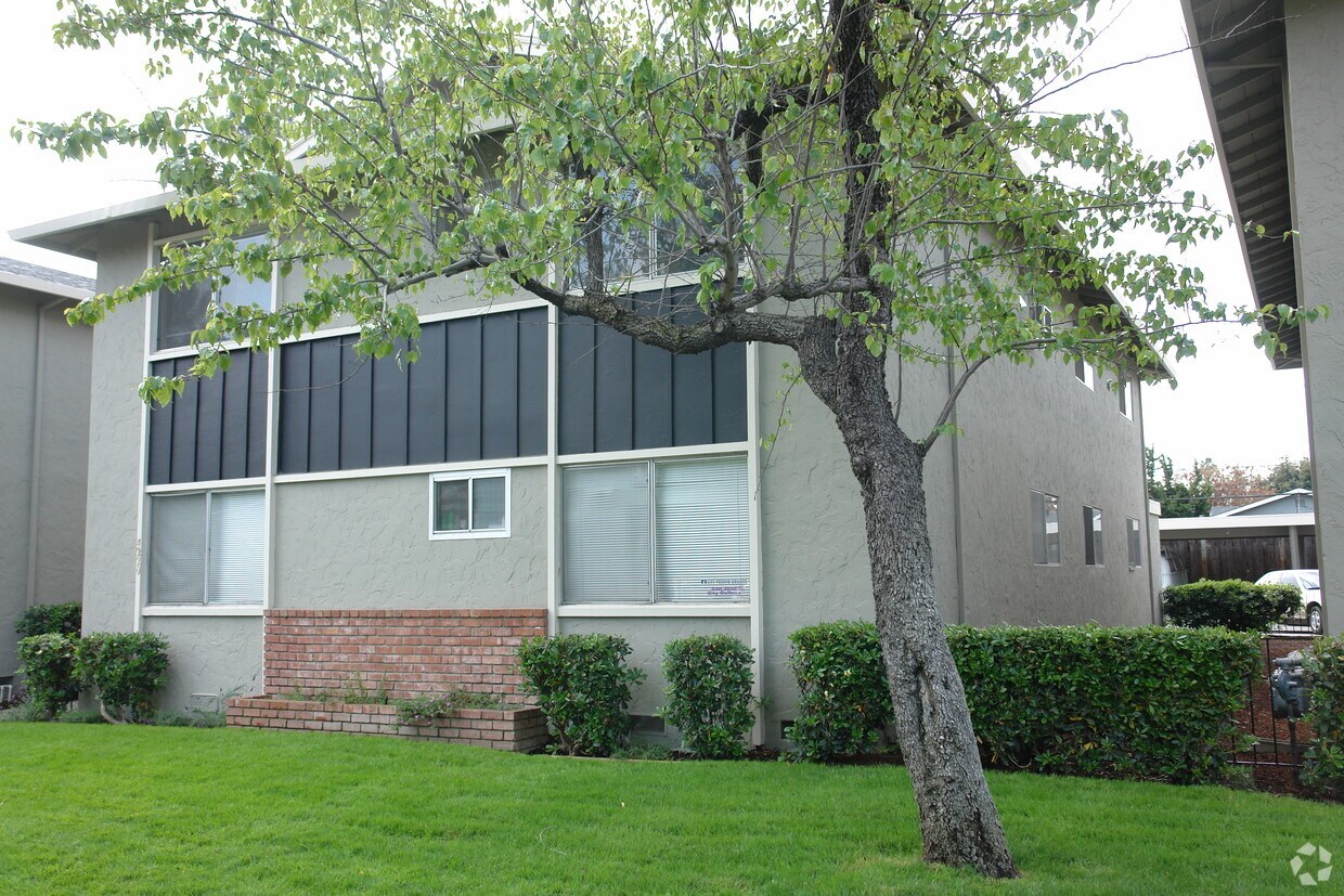 Building Photo - Saratoga Valley Apartment
