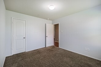 Building Photo - 20803 Remington Oaks Ct