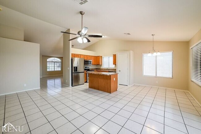 Foto del edificio - 1021 W Mesquite Ave