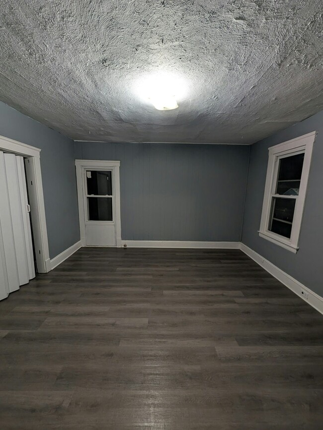 Building Photo - 1169 E 60th St