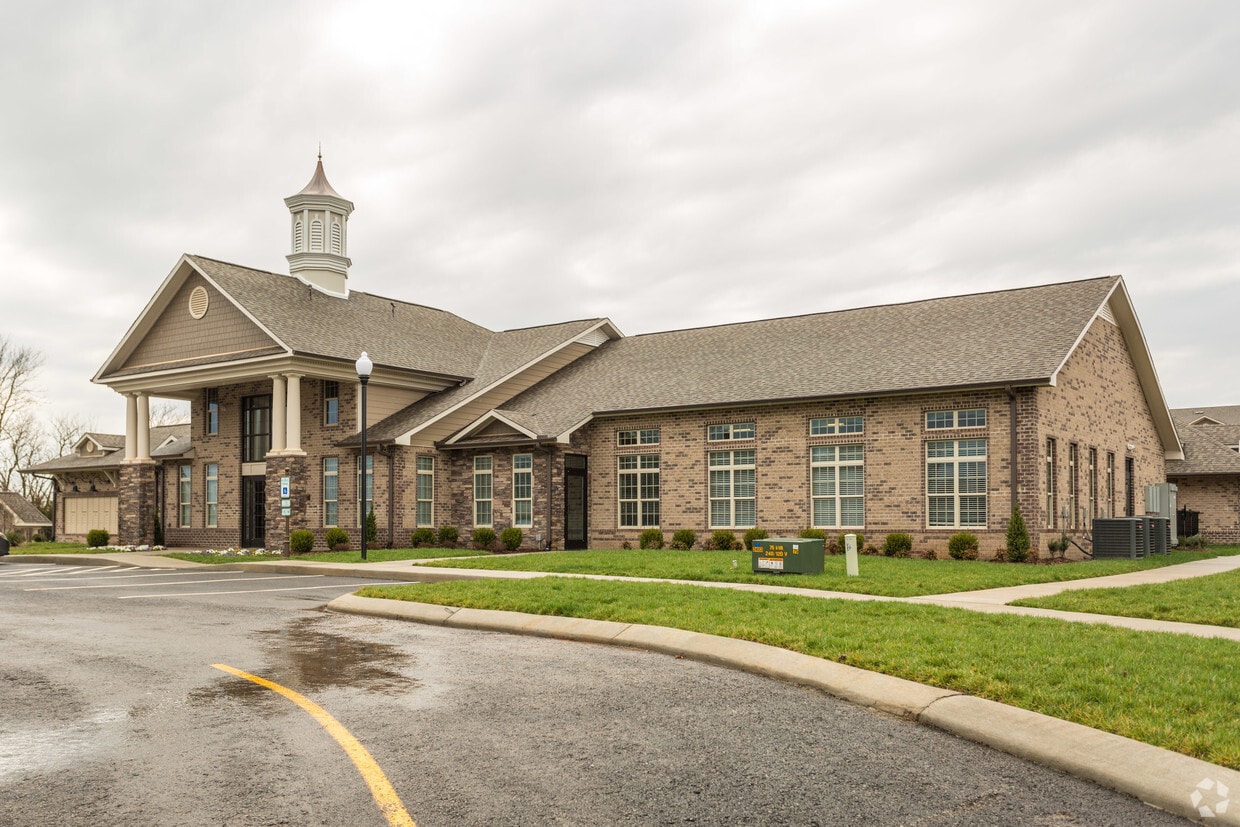 Everwood At The Avenue Apartments in Murfreesboro, TN