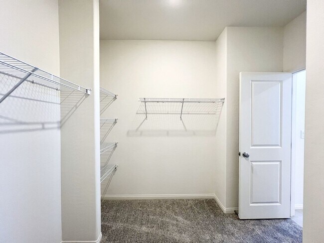 Building Photo - 1606 Rock Kestrel St