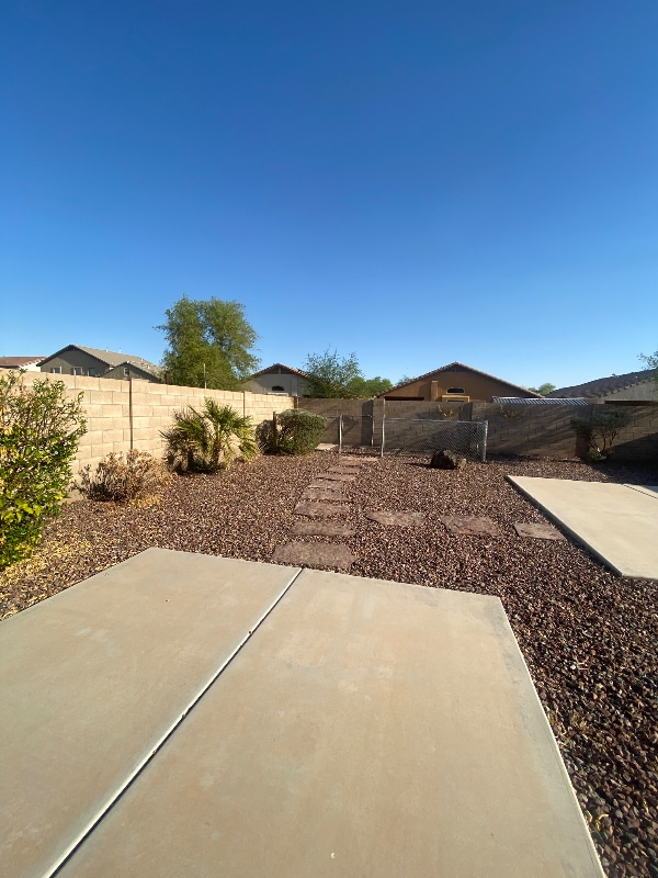 Building Photo - 40385 W Thornberry Ln