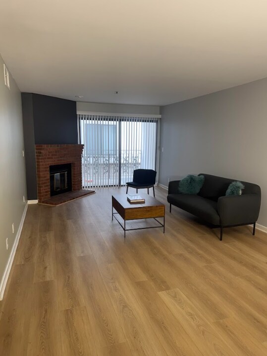 Foto principal - 12712 Moorpark St