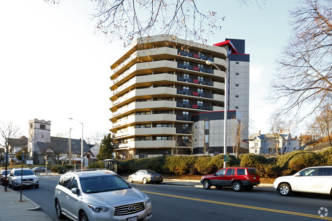 Exterior Photo - Salem Towers