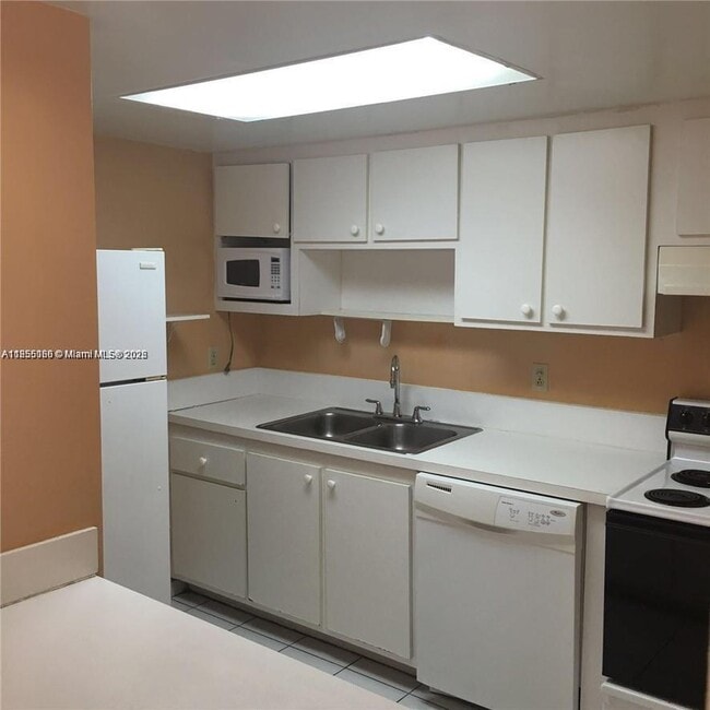 Building Photo - 802 NW 87th Ave