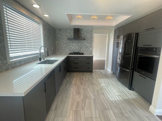 Building Photo - 2716 Cheryl Court Simi Valley, CA 93063