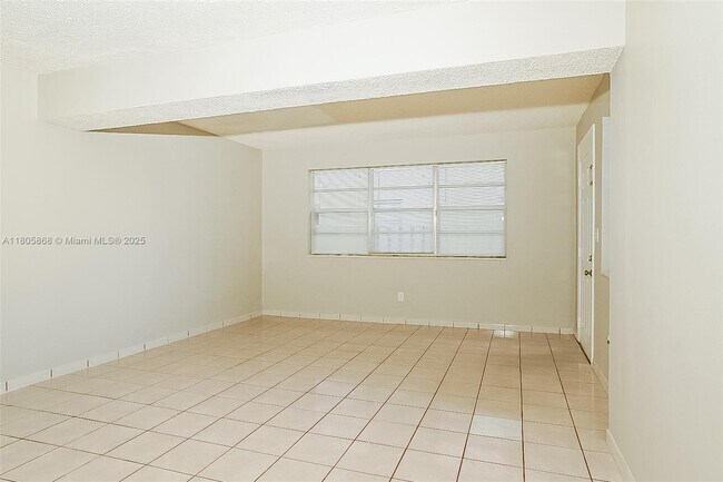 Foto del edificio - 16975 NE 21st Ave
