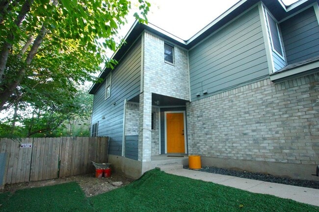 Foto del edificio - 4301 Banister Ln