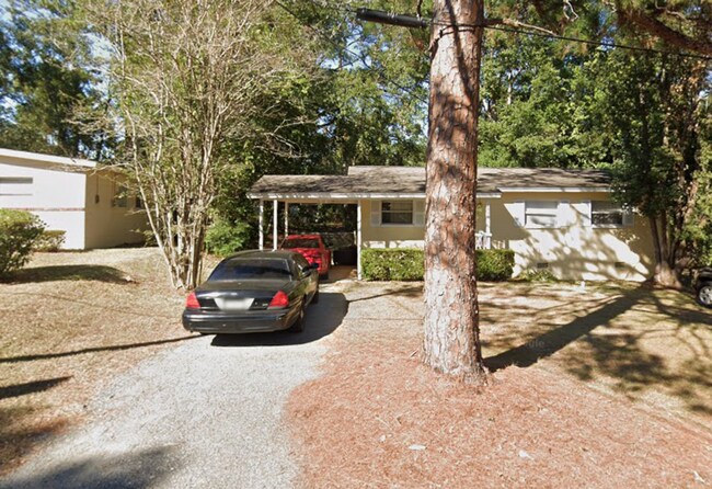 Photo - 1610 Airport Dr Apartment