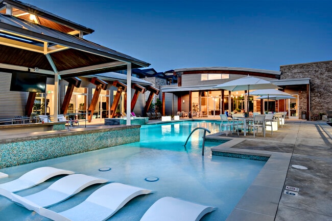 Building Photo - The District at Parkcenter