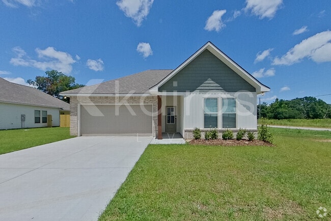 Building Photo - 100 Carencro St