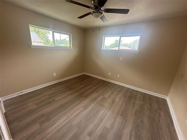 Foto del edificio - 5120 Clover St