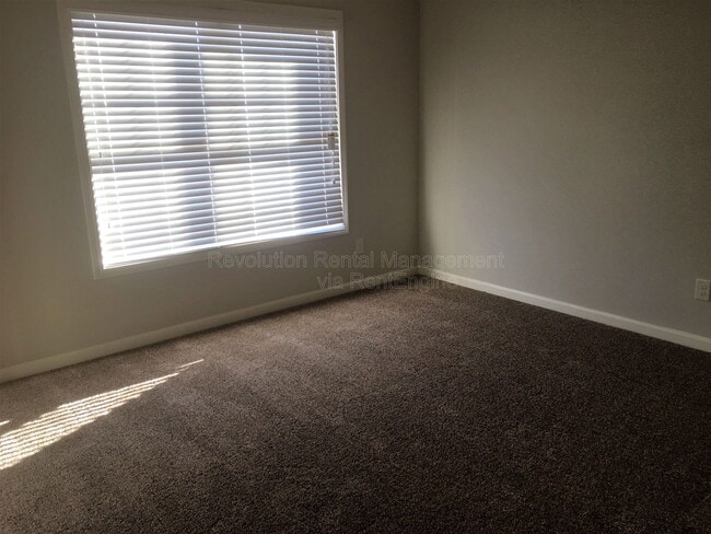 Building Photo - 823 Python Dr