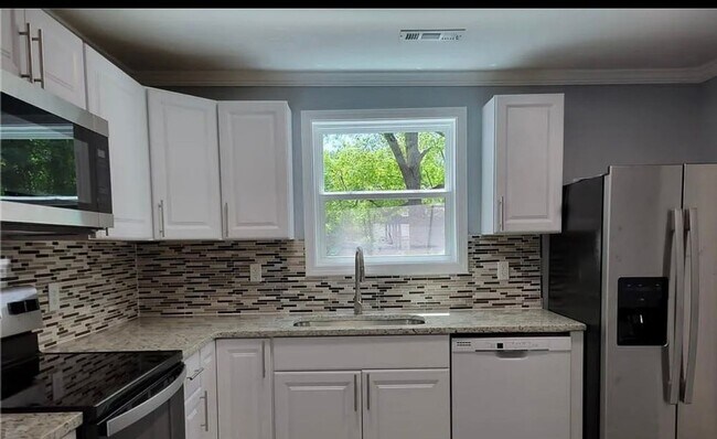 Foto del edificio - Charming 3BR House in Shelby