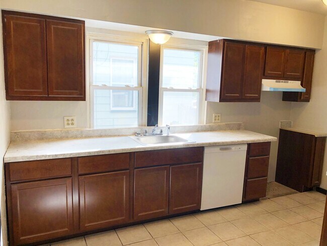 Foto del edificio - 3 Bed 1 Bath Single Family Home In South B...