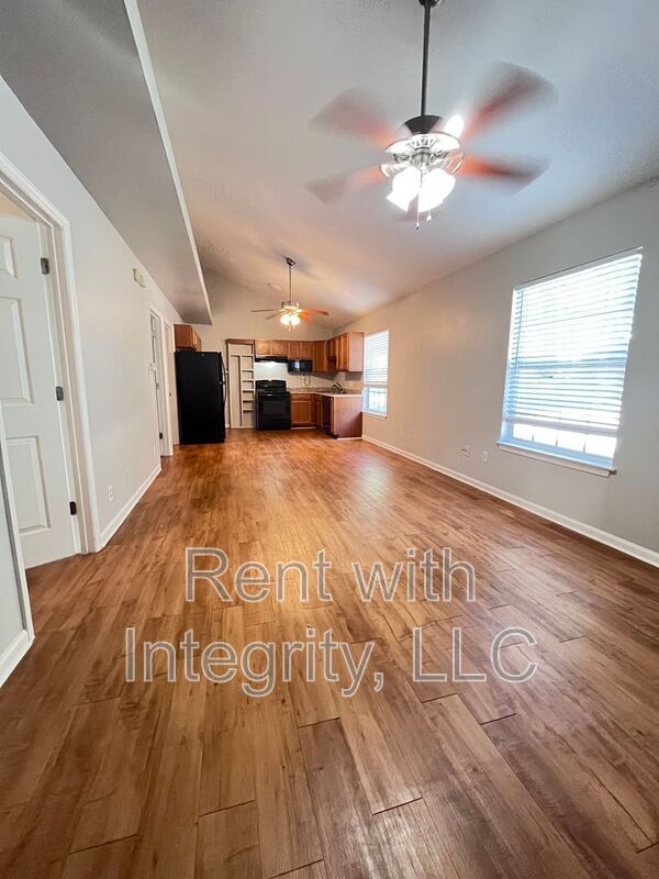 Photo - 315 E Jennings St Apartment