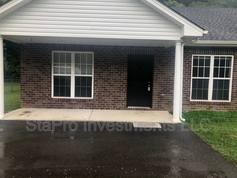 Primary Photo - 146 Henry Rd