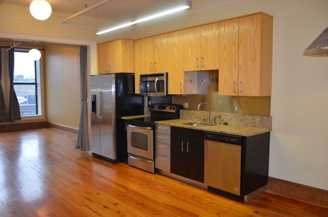 Building Photo - 919 A Aly