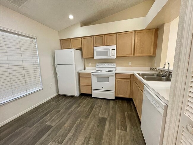 Building Photo - 13348 Fairway Glen Dr