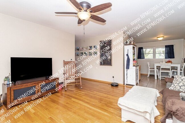 Building Photo - CLOSE TO CAMPUS!! 3 Bed, 1.5 Bath Home In ...
