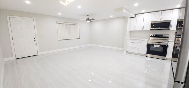 Foto del edificio - 343 Normandy Ln