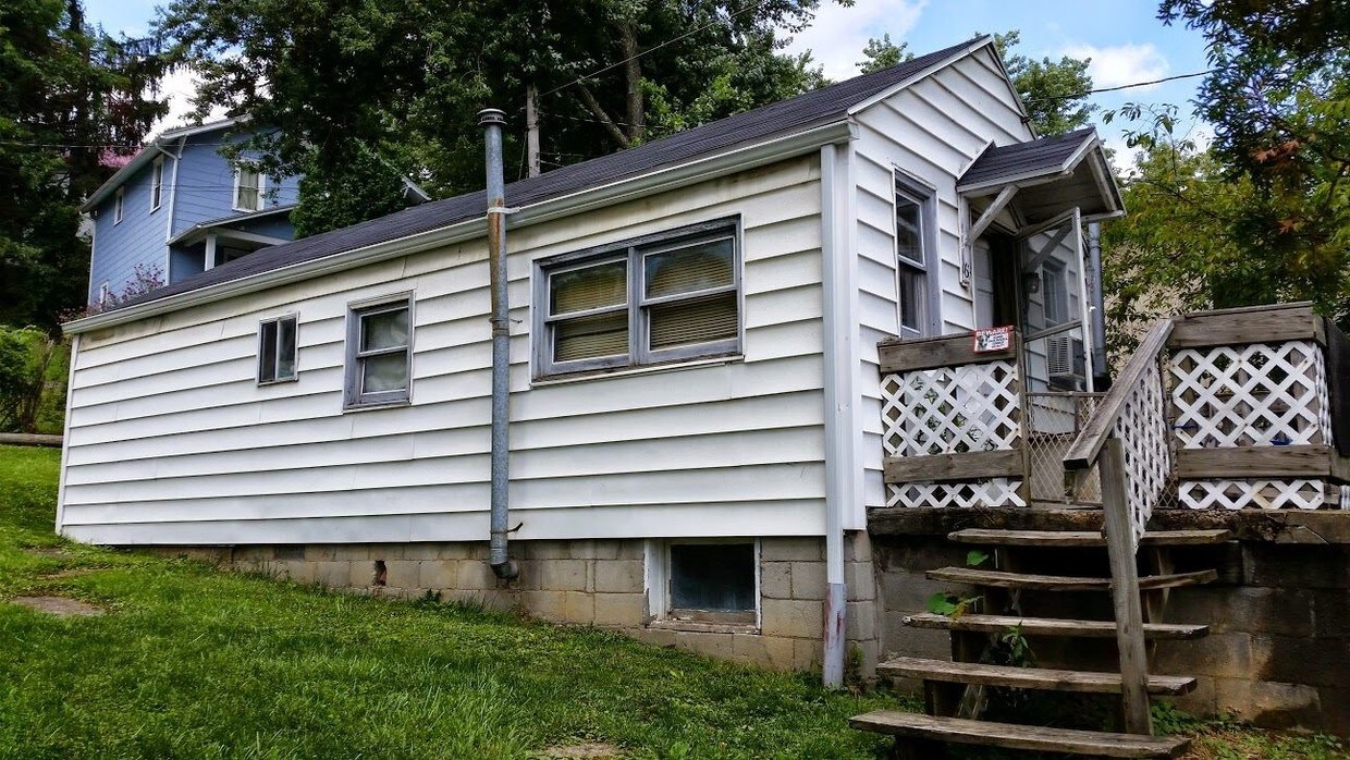 61 Willowdale Rd, WV 26505 House Rental in WV